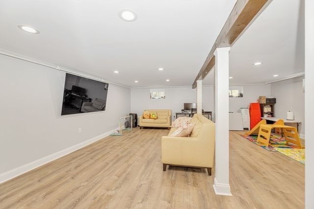 881 Pleasant St, Stoughton, MA 02072