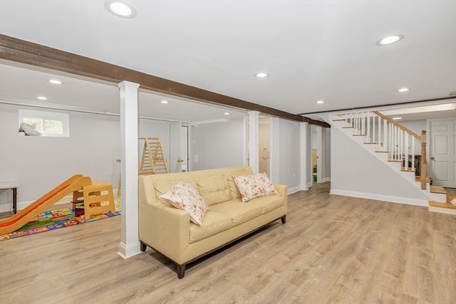 881 Pleasant St, Stoughton, MA 02072
