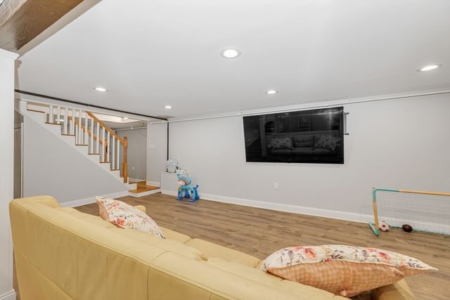 881 Pleasant St, Stoughton, MA 02072