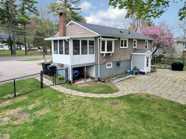 881 Pleasant St, Stoughton, MA 02072