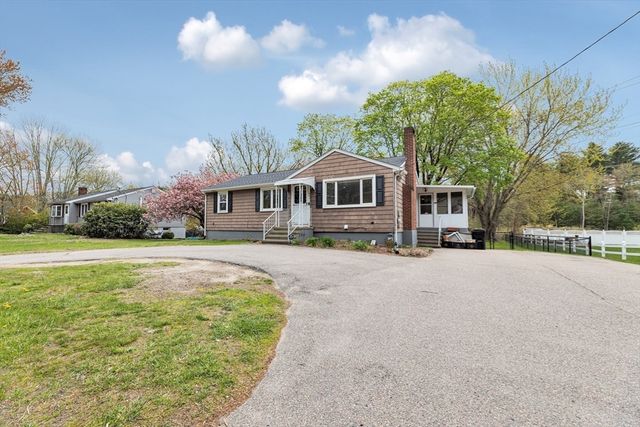 881 Pleasant St, Stoughton, MA 02072