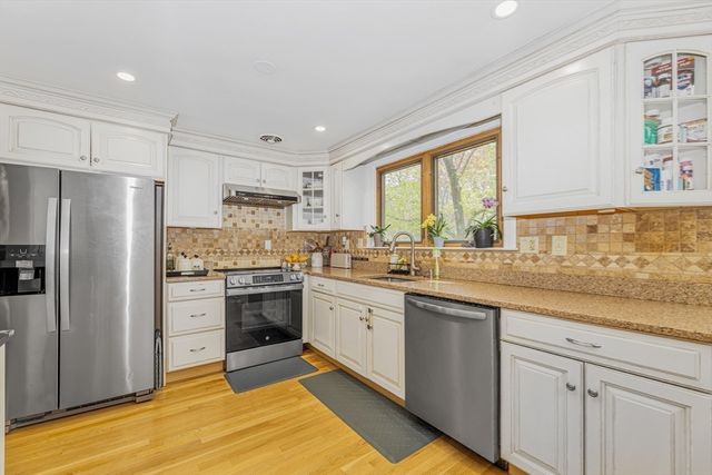 881 Pleasant St, Stoughton, MA 02072