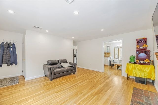 881 Pleasant St, Stoughton, MA 02072