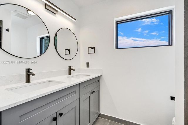 2255 NE 173rd Street 0, North Miami Beach, FL 33160
