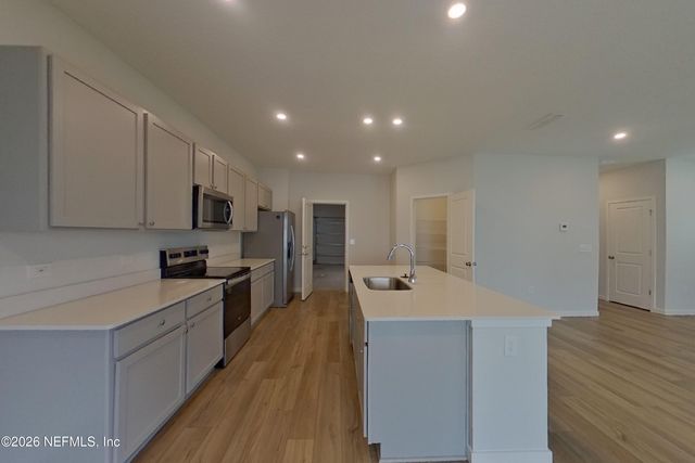 56 BRAZIL NUT Circle, Jacksonville, FL 32218