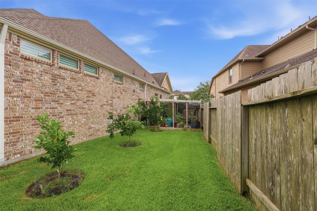 2429 Morning Ridge Lane, Friendswood, TX 77546