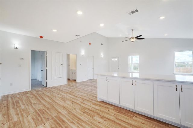 231 La Fortuna DR, Del Valle, TX 78617