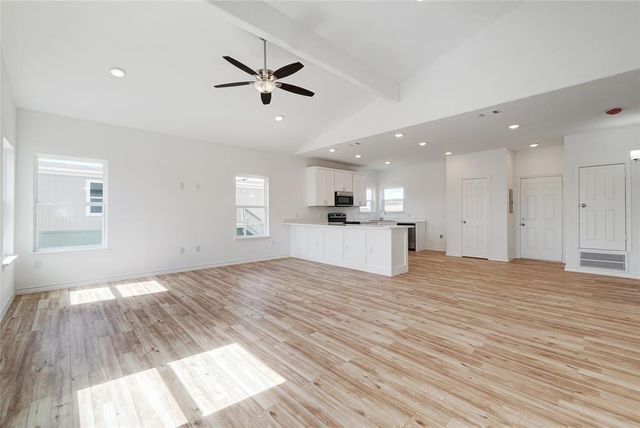 231 La Fortuna DR, Del Valle, TX 78617