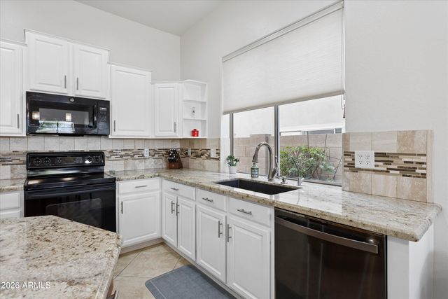 10550 E SHEENA Drive, Scottsdale, AZ 85255