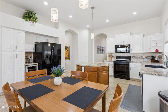 10550 E SHEENA Drive, Scottsdale, AZ 85255