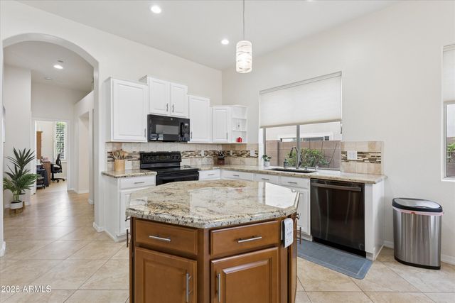 10550 E SHEENA Drive, Scottsdale, AZ 85255