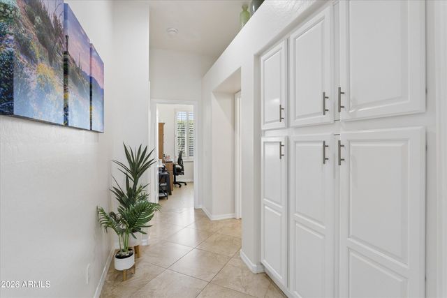 10550 E SHEENA Drive, Scottsdale, AZ 85255