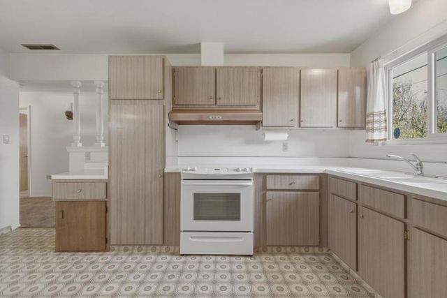 754 San Simeon Drive, Salinas, CA 93901