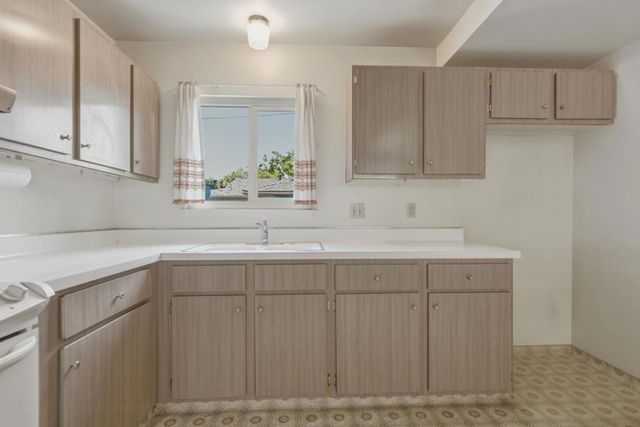 754 San Simeon Drive, Salinas, CA 93901