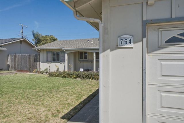 754 San Simeon Drive, Salinas, CA 93901