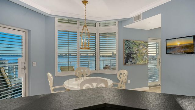 136 GOLDEN GATE POINT 502, Sarasota, FL 34236