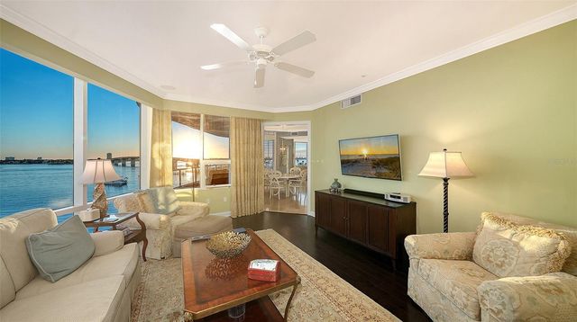 136 GOLDEN GATE POINT 502, Sarasota, FL 34236