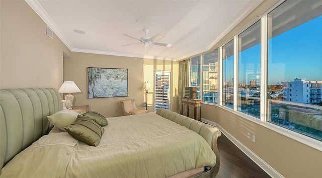 136 GOLDEN GATE POINT 502, Sarasota, FL 34236