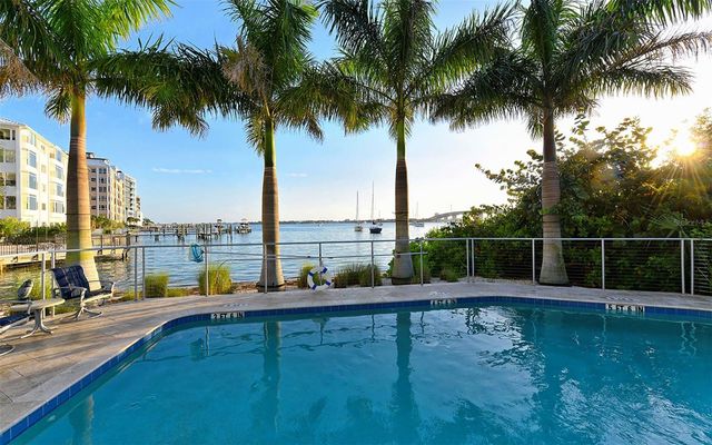 136 GOLDEN GATE POINT 502, Sarasota, FL 34236