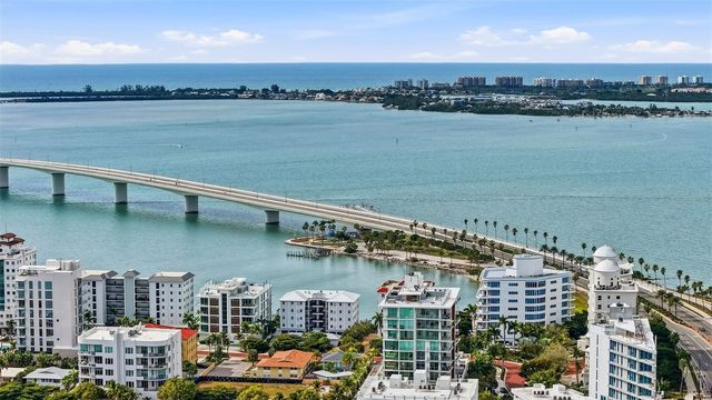 136 GOLDEN GATE POINT 502, Sarasota, FL 34236