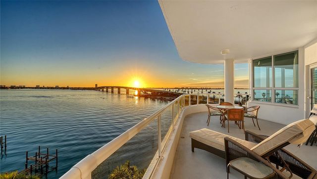 136 GOLDEN GATE POINT 502, Sarasota, FL 34236