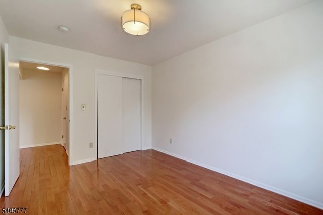 2 Katie Ct, East Hanover Twp., NJ 07936