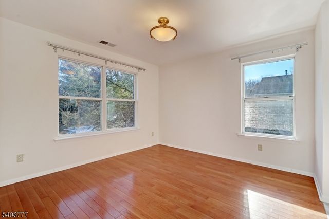 2 Katie Ct, East Hanover Twp., NJ 07936