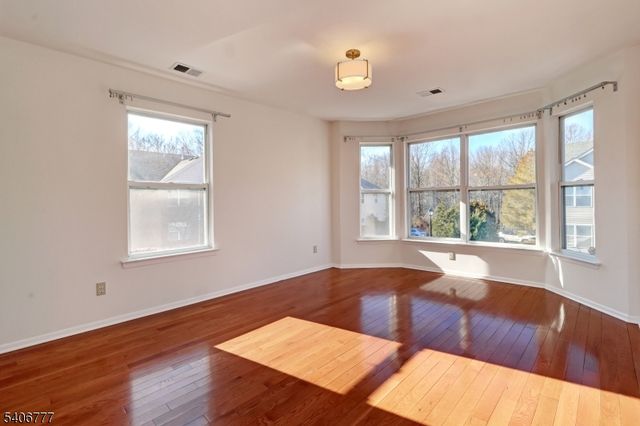 2 Katie Ct, East Hanover Twp., NJ 07936