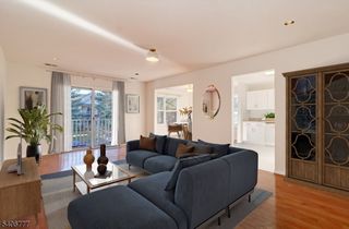 2 Katie Ct, East Hanover Twp., NJ 07936