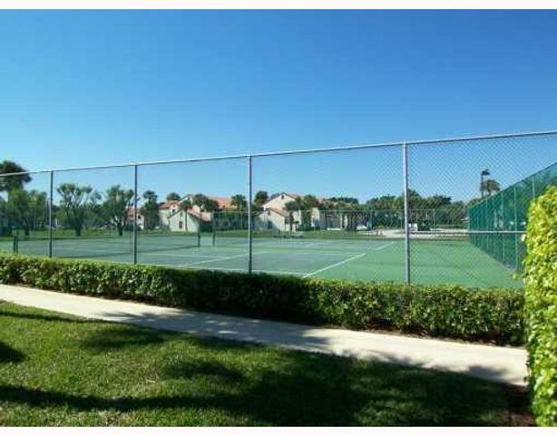 4 Via De Casas Sur 203, Boynton Beach, FL 33426