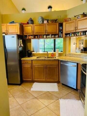 4 Via De Casas Sur 203, Boynton Beach, FL 33426