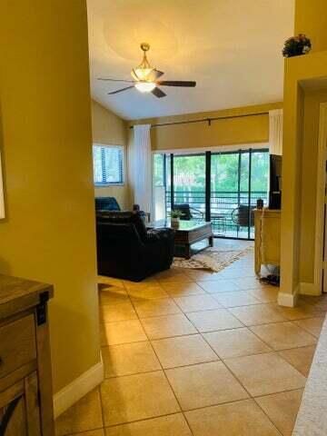 4 Via De Casas Sur 203, Boynton Beach, FL 33426