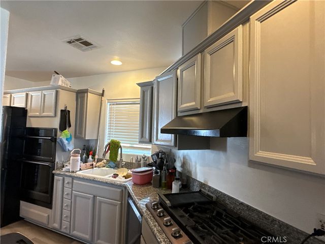 13975 Barker, Apple Valley, CA 92307