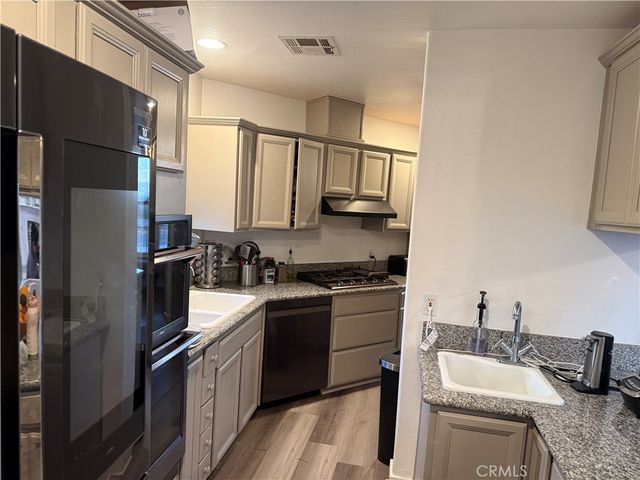 13975 Barker, Apple Valley, CA 92307