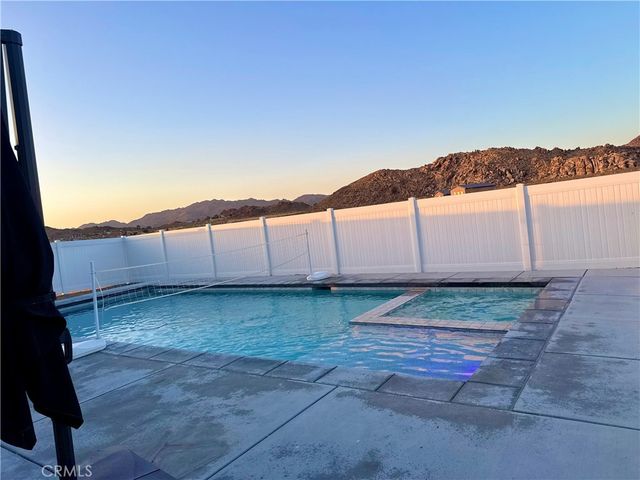 13975 Barker, Apple Valley, CA 92307