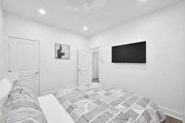 211 S 5th Street B, Conroe, TX 77301