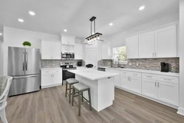 211 S 5th Street B, Conroe, TX 77301