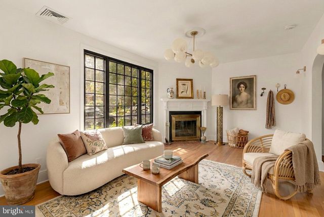 3719 WINDOM PL NW, Washington, DC 20016