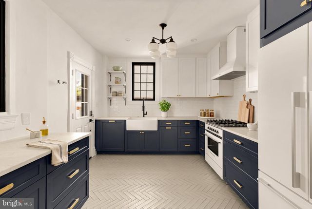 3719 WINDOM PL NW, Washington, DC 20016