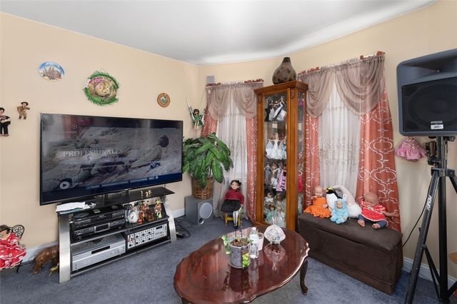 34 Byron Street, Cranston, RI 02920