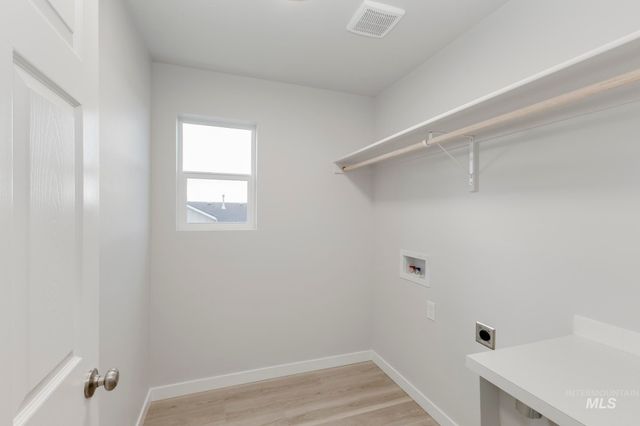 7115 E Marble Springs Dr, Nampa, ID 83687