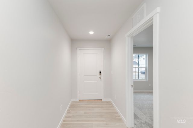 7115 E Marble Springs Dr, Nampa, ID 83687