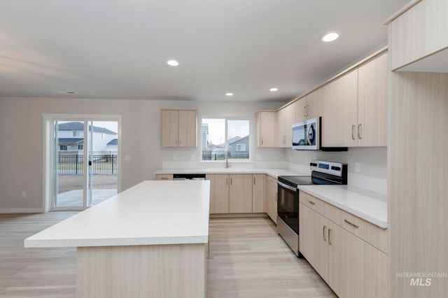 7115 E Marble Springs Dr, Nampa, ID 83687