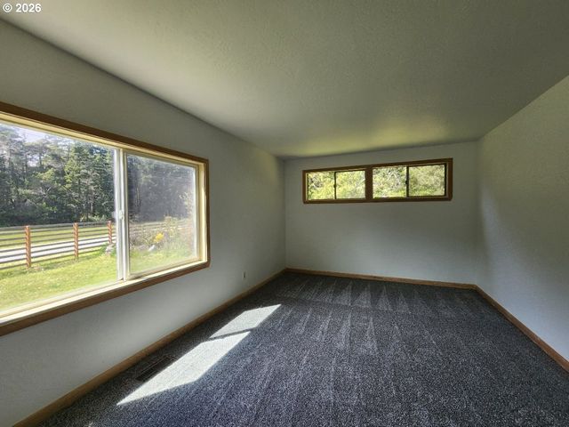 42585 ARIZONA St, Port Orford, OR 97465