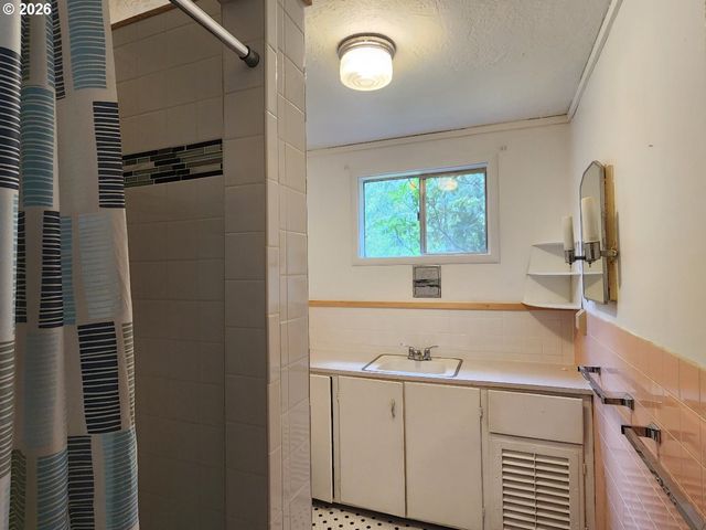 42585 ARIZONA St, Port Orford, OR 97465