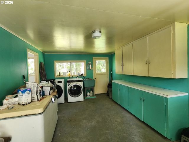 42585 ARIZONA St, Port Orford, OR 97465