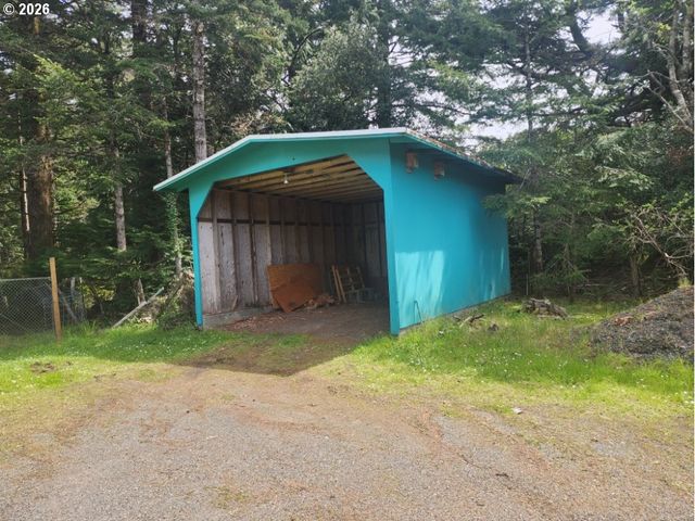 42585 ARIZONA St, Port Orford, OR 97465