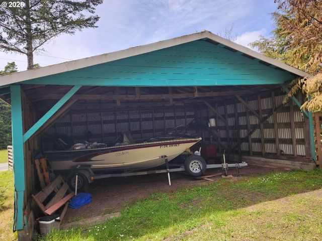 42585 ARIZONA St, Port Orford, OR 97465