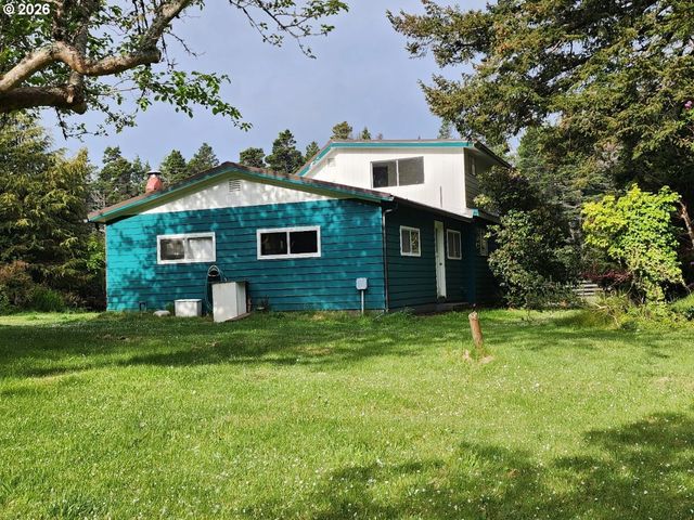 42585 ARIZONA St, Port Orford, OR 97465