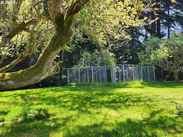 42585 ARIZONA St, Port Orford, OR 97465
